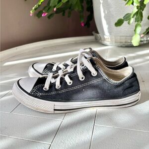 VGUC Converse Kids Size 2 Classic Black Sneakers Shoes